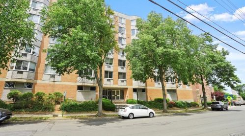 14 Nosband Ave, White Plains NY  10605-2073 exterior