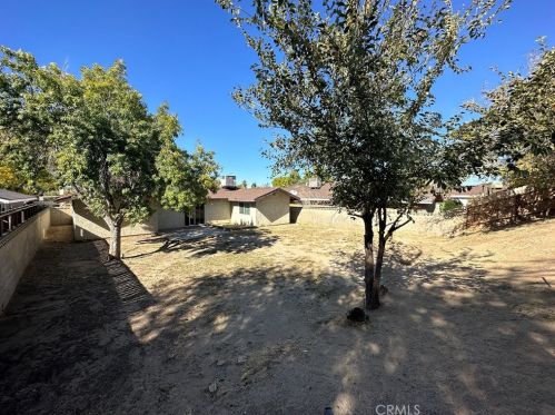 44840 Hanstead Ave, Lancaster CA  93535-2739 exterior