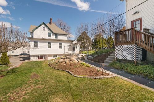 5 Todd Pl, Crotonville NY  10562-3424 exterior
