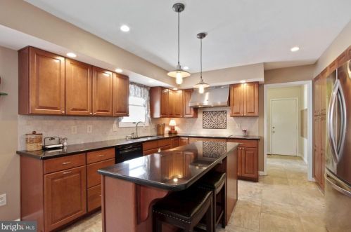 1199 Crestwood Dr, Pottstown PA 19464-2931 exterior