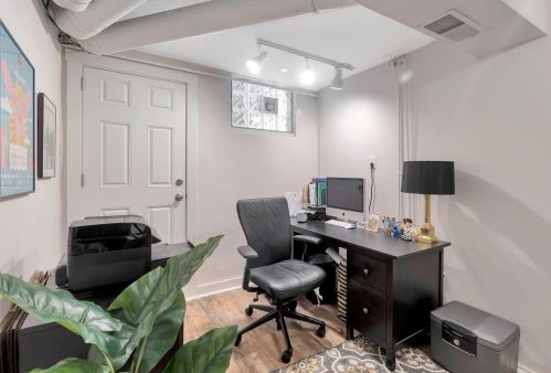 3935 Eileen Dr, Cincinnati OH 45209-2016 exterior