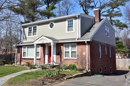 225 Carol Ave, New Rochelle, NY 10803-1828