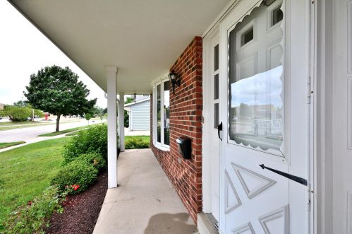 1121 Tenny Ave, Waukesha, WI 53186-6681