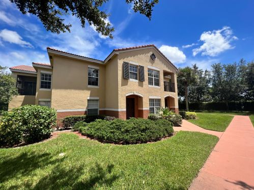 10300 Fox Trail Rd, West Palm Beach, FL 33411-1426