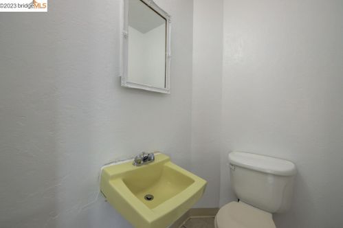 1136 92 Ave, Oakland CA 94603-1358 exterior