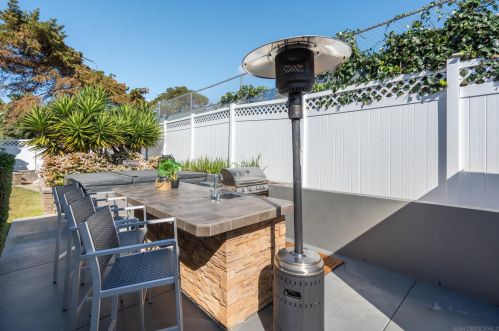 1190 Tourmaline St, San Diego CA  92109-1838 exterior