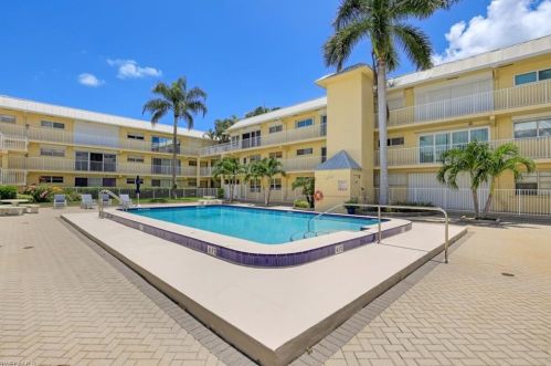 1100 8th Ave, Naples FL  34102-6928 exterior