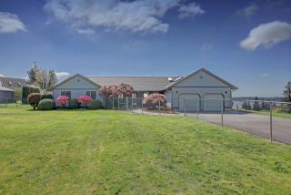 25515 36th Ave, Camano Island, WA 98292-9376