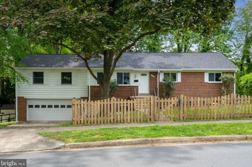 3300 Brandy Ct, Falls Church, VA 22042-3706