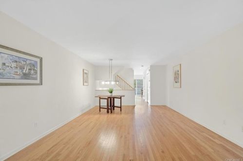 52 Deer Tree Ln, Briarcliff NY  10510-1751 exterior