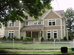 10 Ohio Ave, Newton, MA 02464-1320