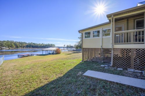 883 Squirrel Rd, Defuniak Springs FL  32433-7686 exterior