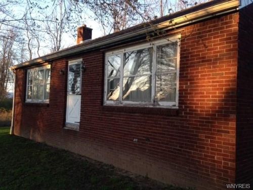 5435 Harris Hill Rd, Buffalo, NY 14221-2824