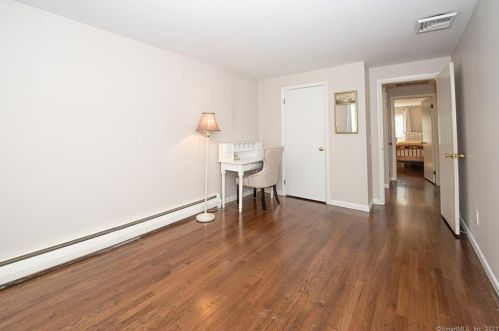 225 Sturges Ridge Rd, Wilton CT  06897-2727 exterior