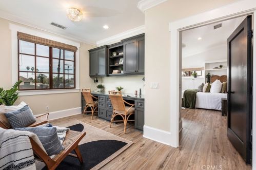 5250 Appian Way, Long Beach CA  90803-1901 exterior