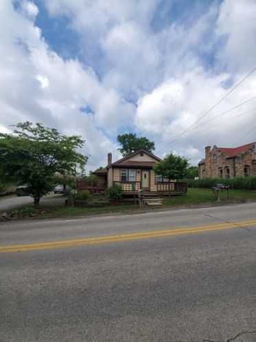 121 Narrows Rd, South Connellsville, PA 15425-6145