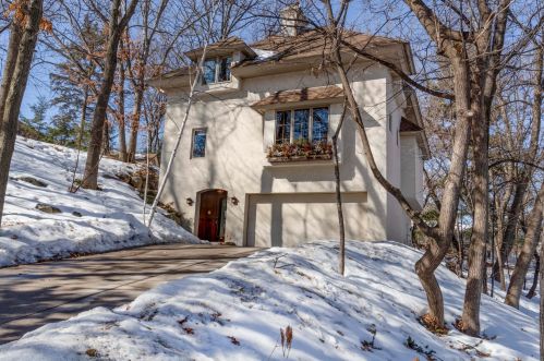 1608 Fairway Ln, Minneapolis, MN 55426-1800