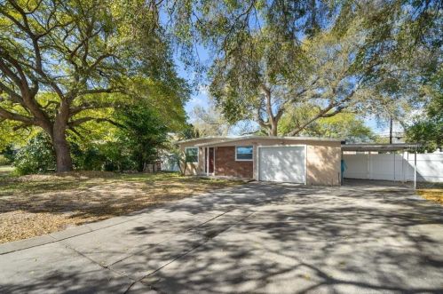 7210 15th St, Saint Petersburg, FL 33702-5742