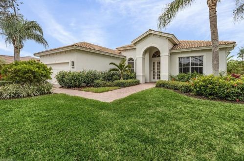 8860 Mustang Island Cir, Naples, FL 34113-1642