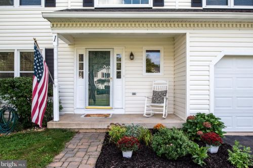 1 Cross Cut Ln, Fredericksburg, VA 22405-1821