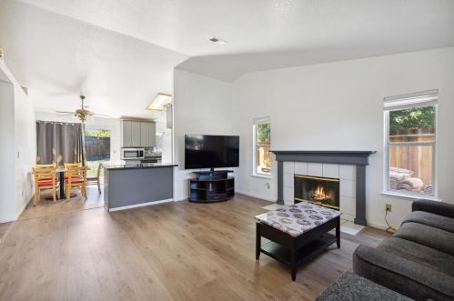 681 Spg Dr, Hollister CA  95023-3468 exterior