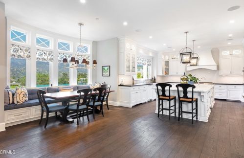 655 Hillcrest Ave, La Canada CA  91011-4040 exterior