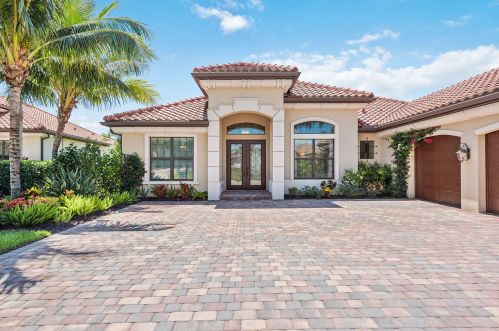 3270 Runaway Ln, Naples, FL 34114-8465