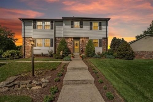 202 Yellowstone Dr, Latrobe, PA 15650-2581