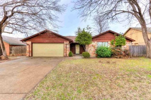 3012 Lancaster Ln, Lawton, OK 73507-1924