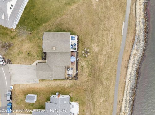 1600 Bch Blvd, Lacey NJ  08731-5031 exterior