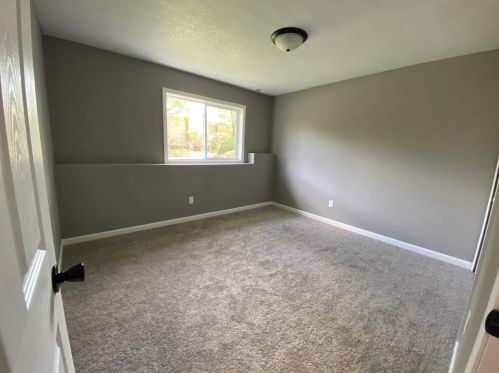 1117 Hudson Rd, Saint Paul, MN 55106-6107