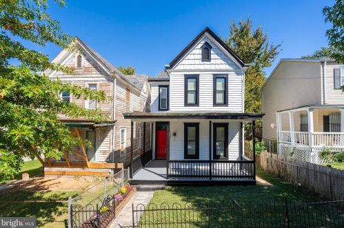 1358 Valley Pl, Washington, DC 20020-5716