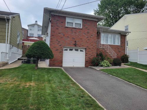 9120 Grand Ave, North Bergen, NJ 07047-4445