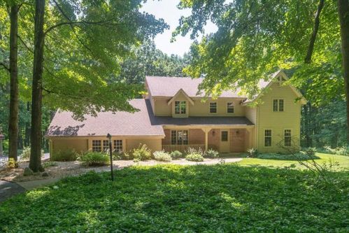 8434 Wesley Ct, Kewaskum WI  53040-9236 exterior