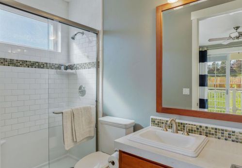 10817 Goldsborough Cir, Valley Home CA 95361-7649 exterior