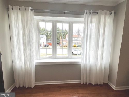 337 Hanby Cir, Boothwyn PA  19061-2319 exterior