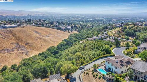 10890 Inspiration Cir, Pleasanton CA 94568-5560 exterior