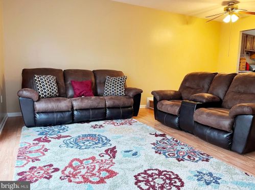 348 Park Ln, Wilmington, DE 19804-2354