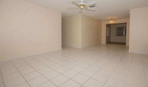 2106 15th St, Boynton Beach, FL 33426-7105