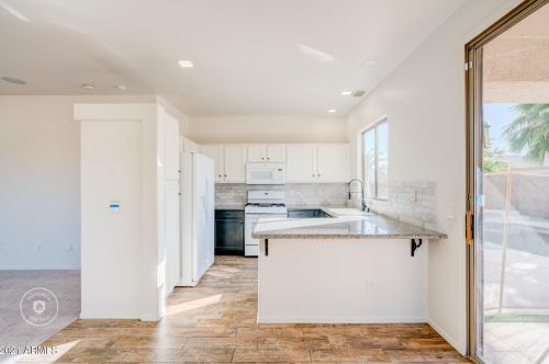 11217 Palm Ln, Avondale, AZ 85392-5077