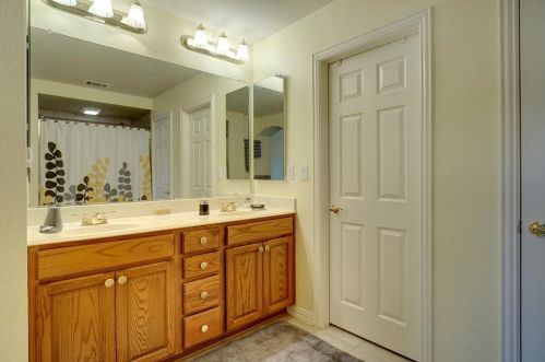 9404 Orangewood Trl, Denton TX  76207-8622 exterior