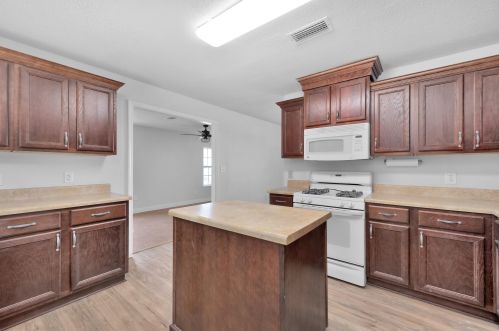 6407 Magnolia St, Milton FL  32570-3684 exterior