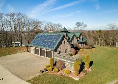 217 Hilltop Cir, Karns City, PA 16041-1129