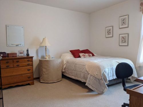 1771 Pinehurst Dr, Springfield OH 45502-7897 exterior