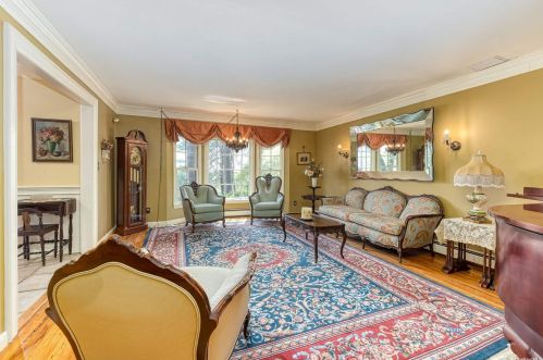 7 Pups Path, Northport, NY 11768-2649