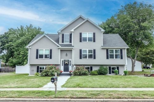 130 Pond Point Ave, Milford, CT 06460-6749