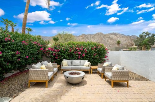 54404 Avenida Madero, La Quinta CA  92253-3620 exterior