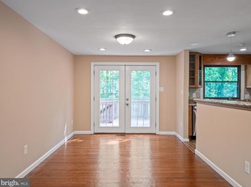 2268 Cocquina Dr, Herndon VA  20191-1140 exterior