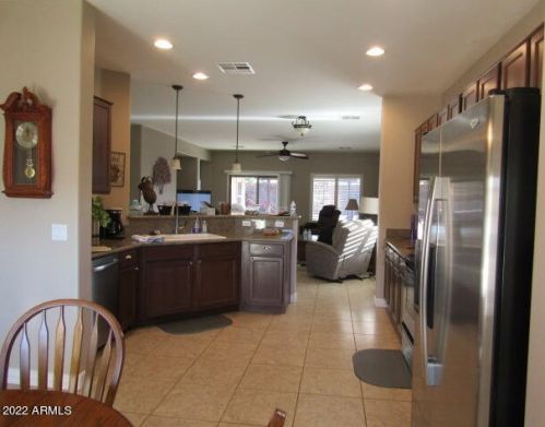 160 Hawaii Dr, Casa Grande, AZ 85122-5066