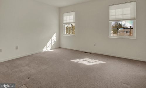 6550 Baywood Dr, Harrisburg PA 17111-6894 exterior